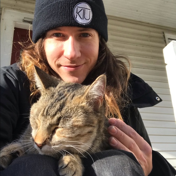 Meet your Posher, Aaron - Picture 3 of 6